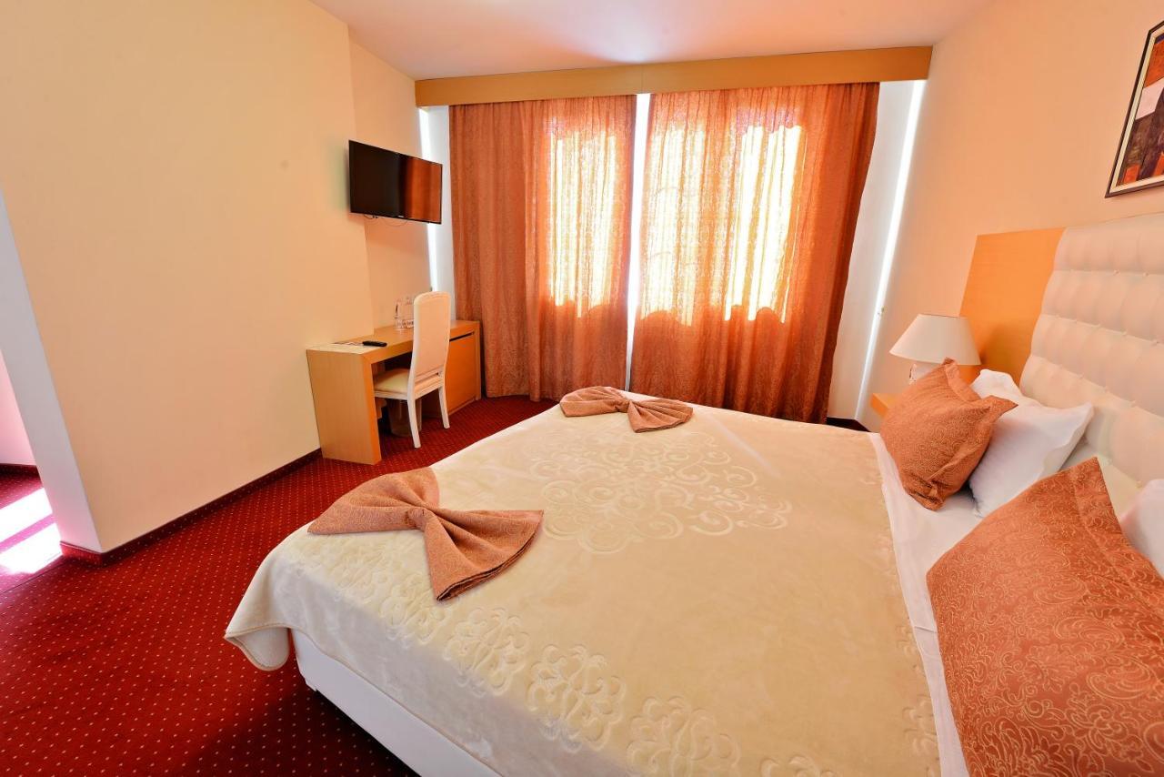 Jolly Hotel Lezhë 외부 사진